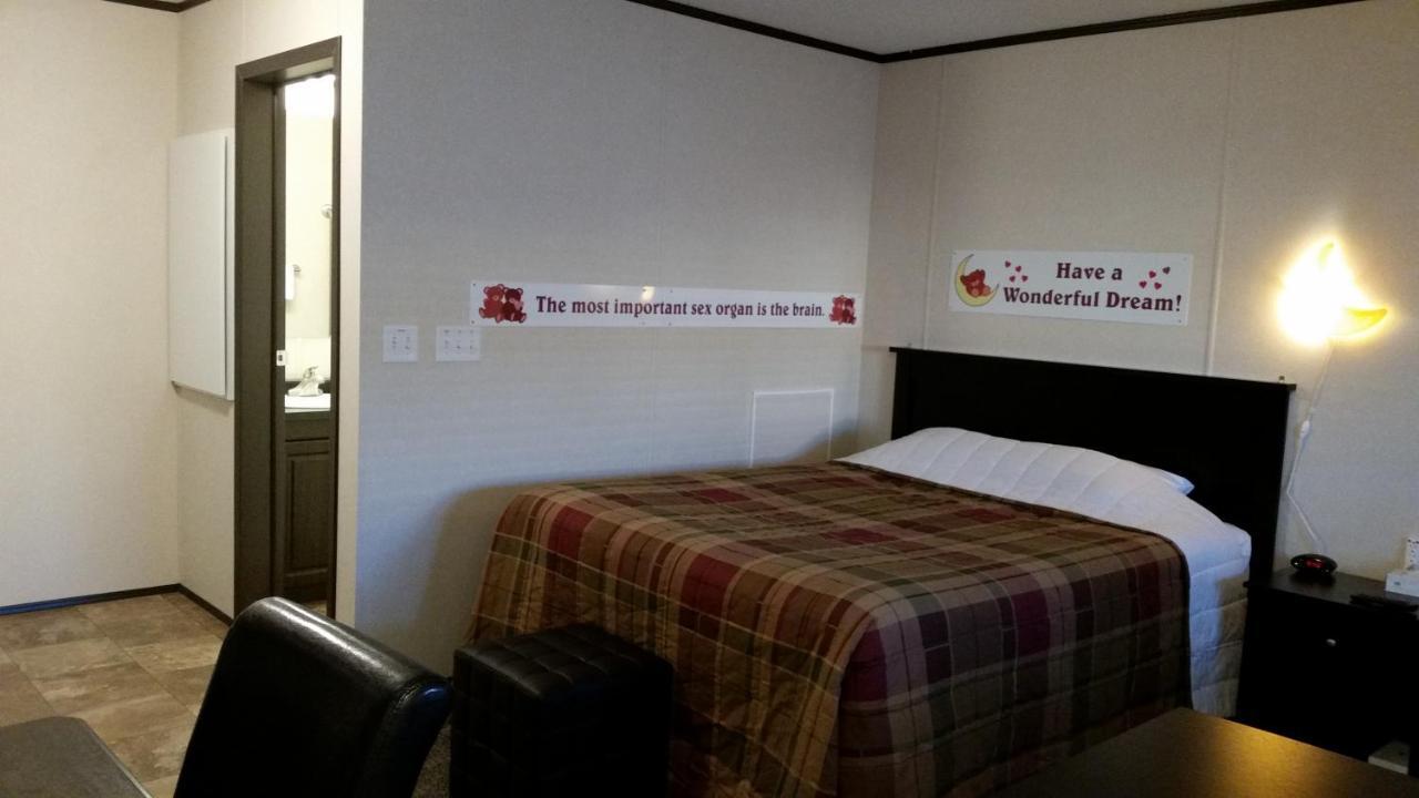 Bear'S Den Lodge Shaunavon Exteriér fotografie